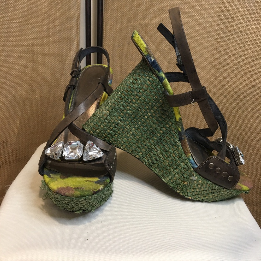 ‘SAM EDELMAN’ GRAY/GREEN JEWELED LEATHER WEDGE SANDAL – SZ 10